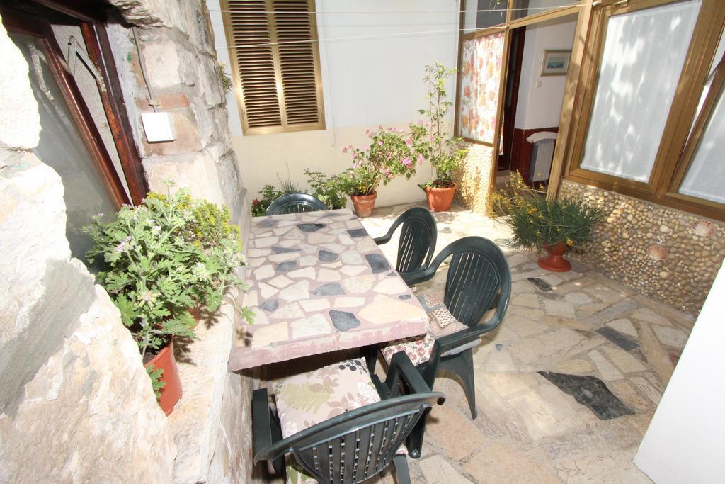 Riki Apartment
